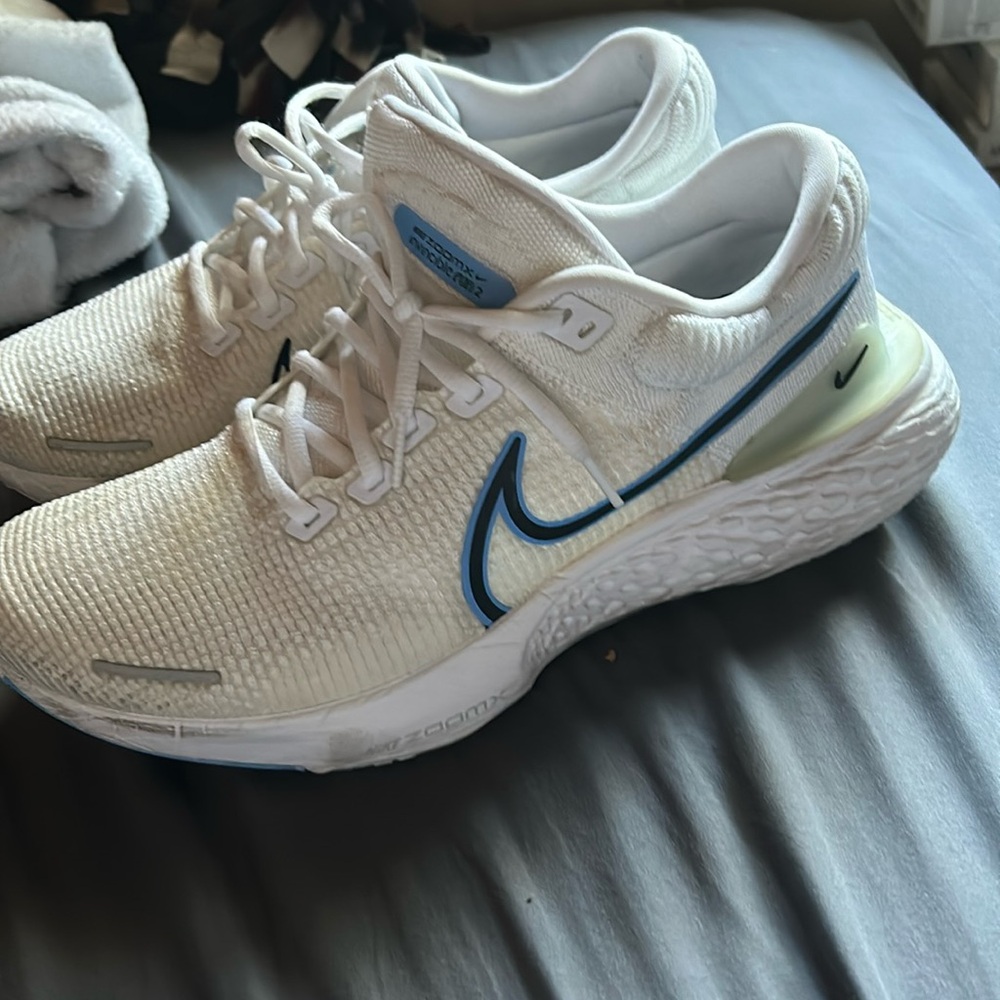 Nike invincible run 2